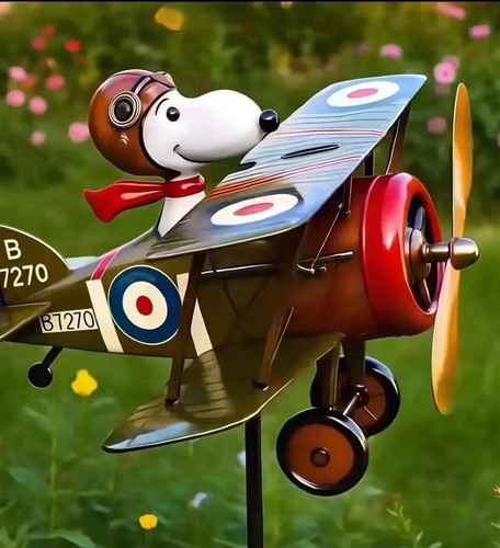 Snoopy pilot flying - snoopy,